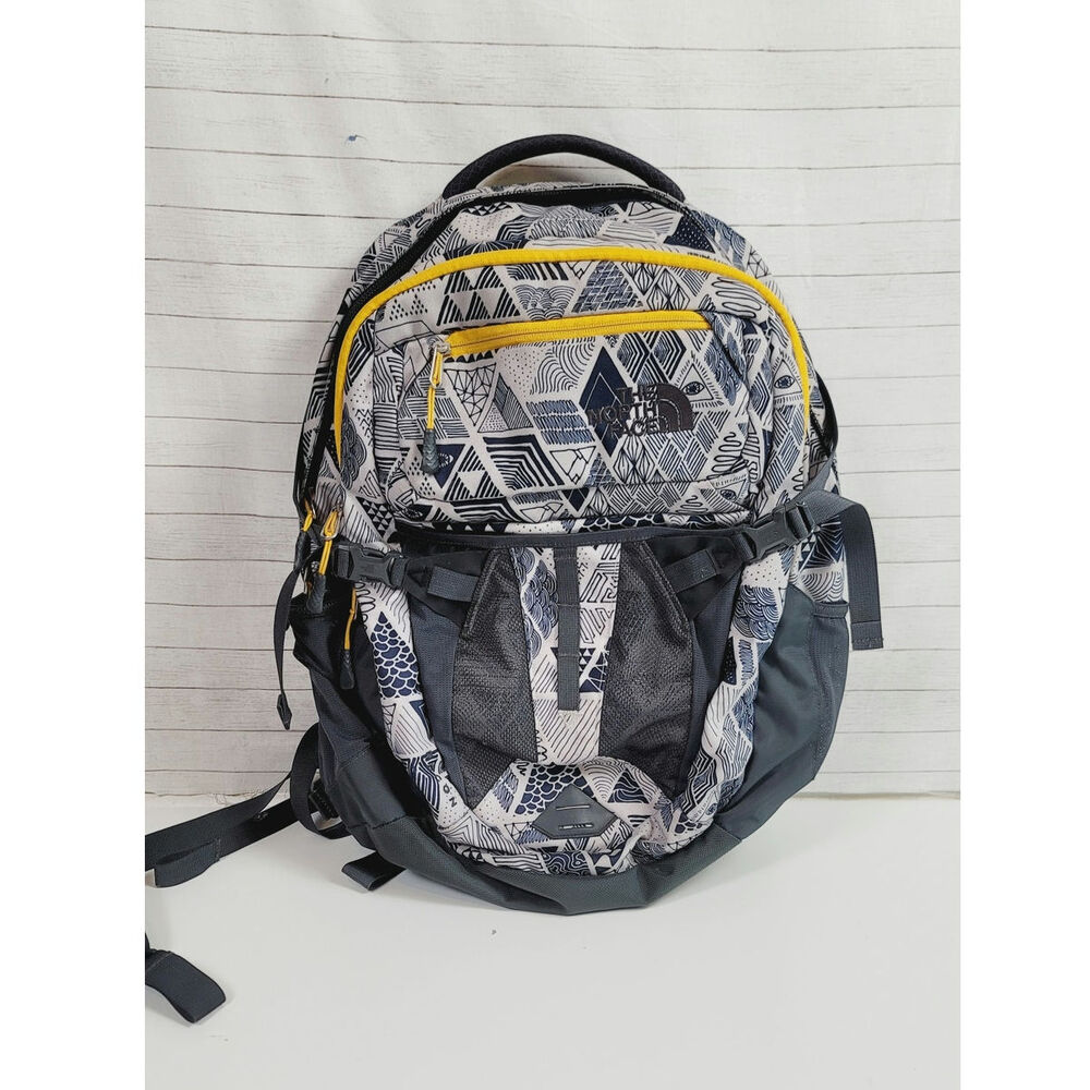 The North Face Recon Backpack Bag Mochilas in Gray
